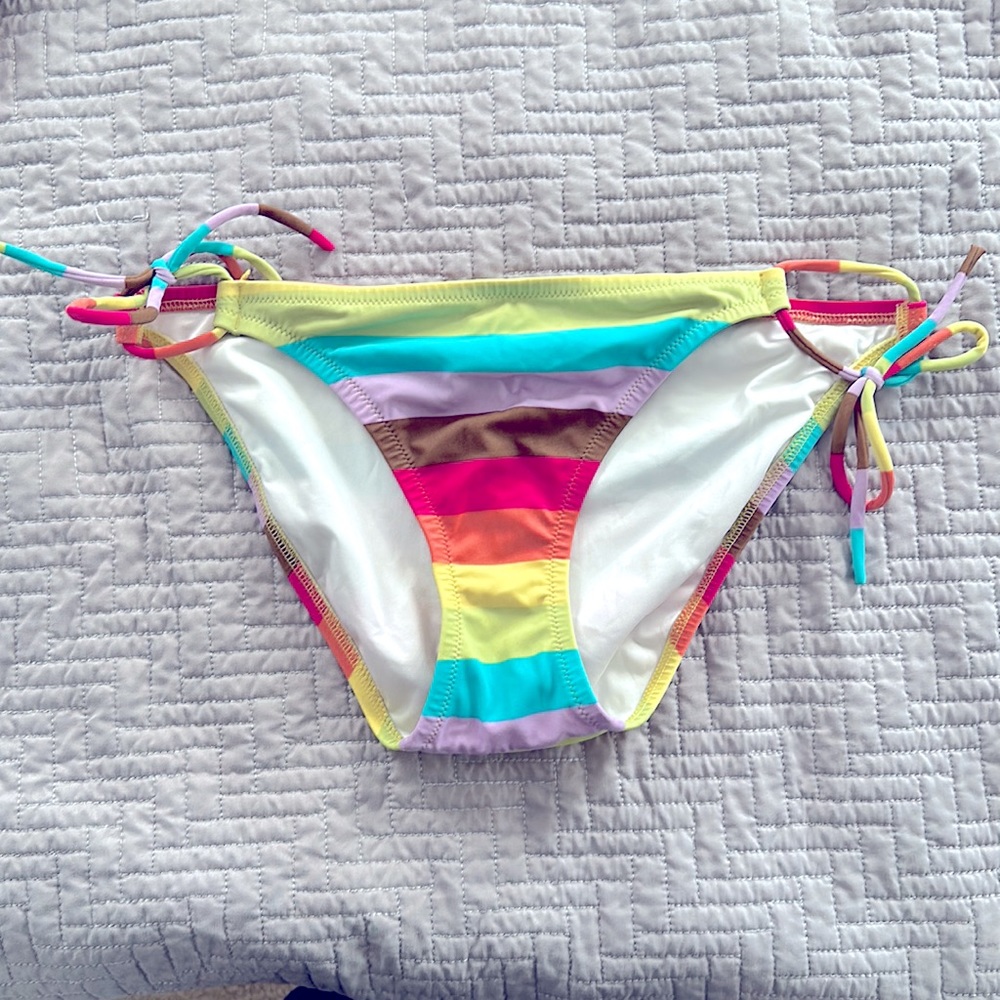 Striped halter Victoria’s Secret bikini with tie-side bottoms - Picture 2 of 6
